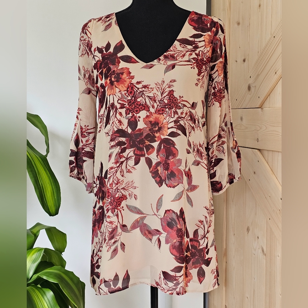 LULUS  mini‎ floral dress size XS